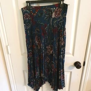 Pleated Print Midi Skirt